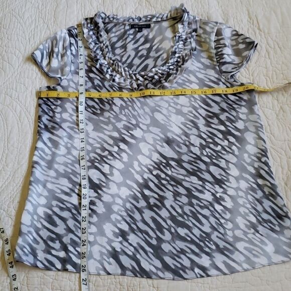 Anne Klein silver blouse, size L - Picture 9 of 10